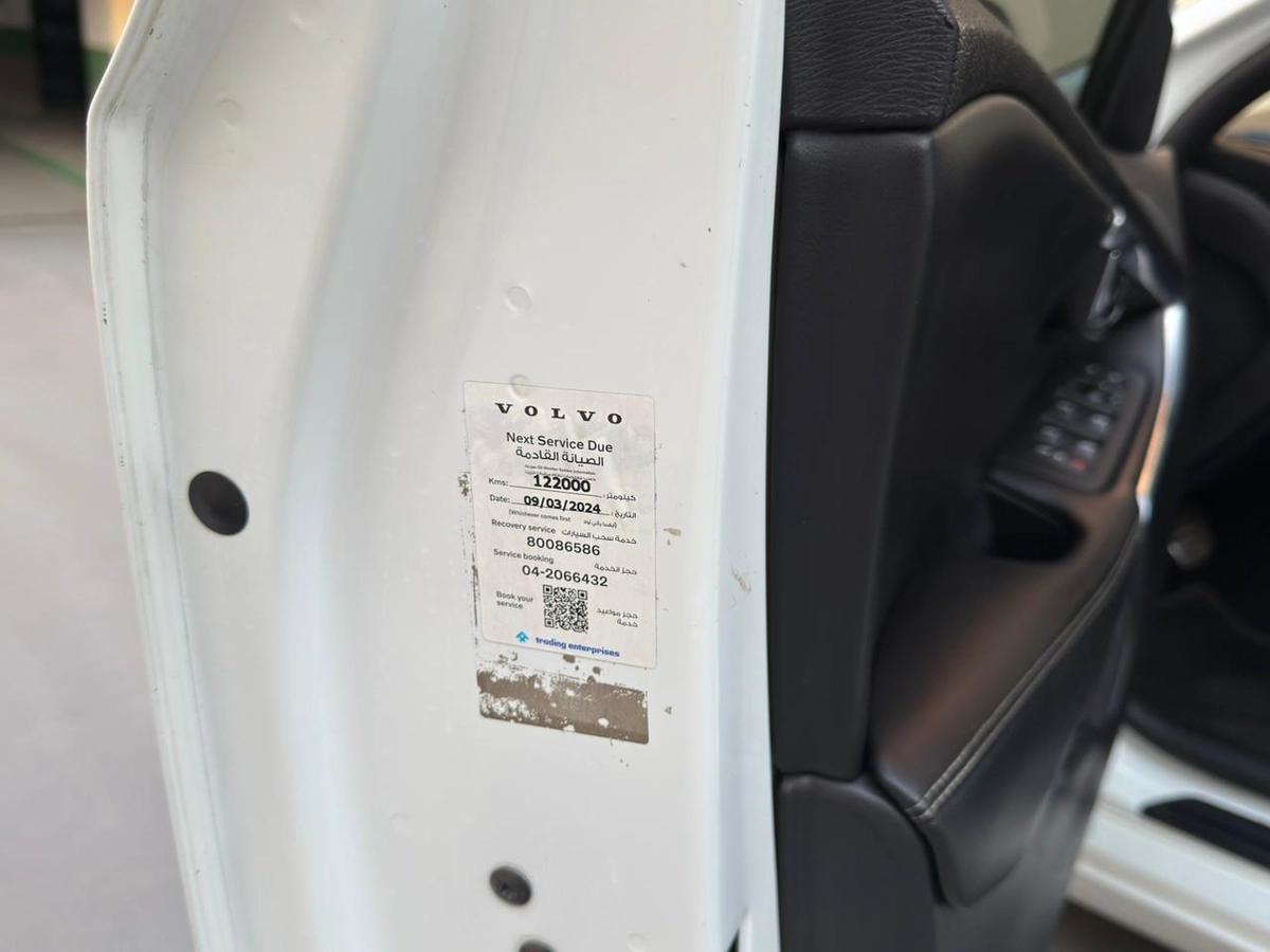 Gulf Specs 2016 VOLVO V40 T5 R-Design 2.0Litre V4 Turbo-Charged (Agency Maintained Till-Date)-12-12