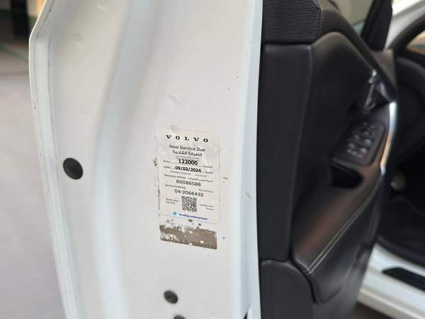 Gulf Specs 2016 VOLVO V40 T5 R-Design 2.0Litre V4 Turbo-Charged (Agency Maintained Till-Date)