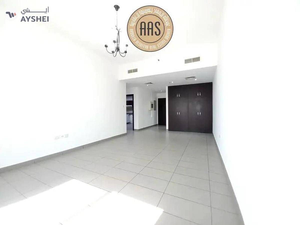 In prime location Chiller free luxurious huge 2bhk with all amenities-17-17