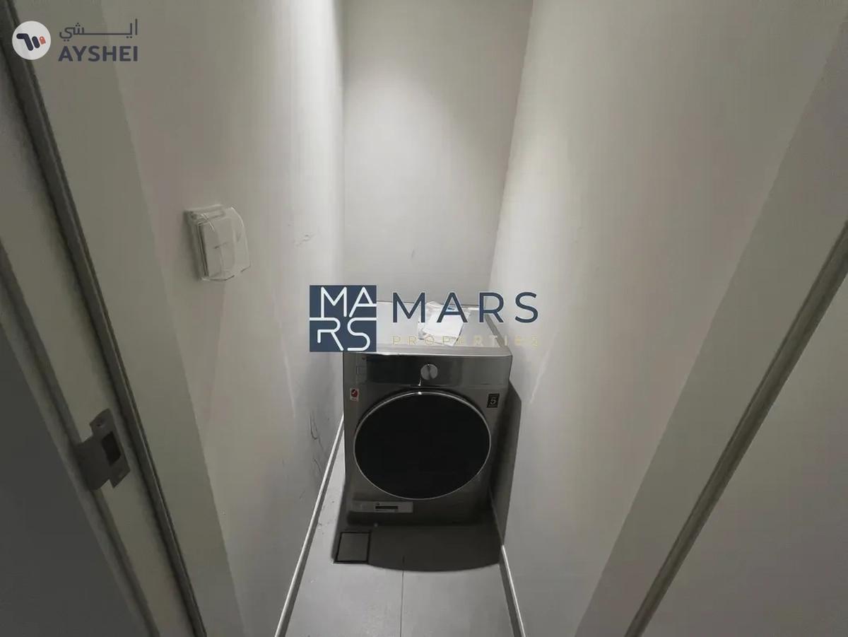 Spacious 1 bedroom | Semi Close Kitchen | Balcony |-1-1