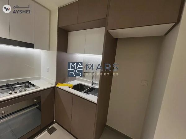 Spacious 1 bedroom | Semi Close Kitchen | Balcony |