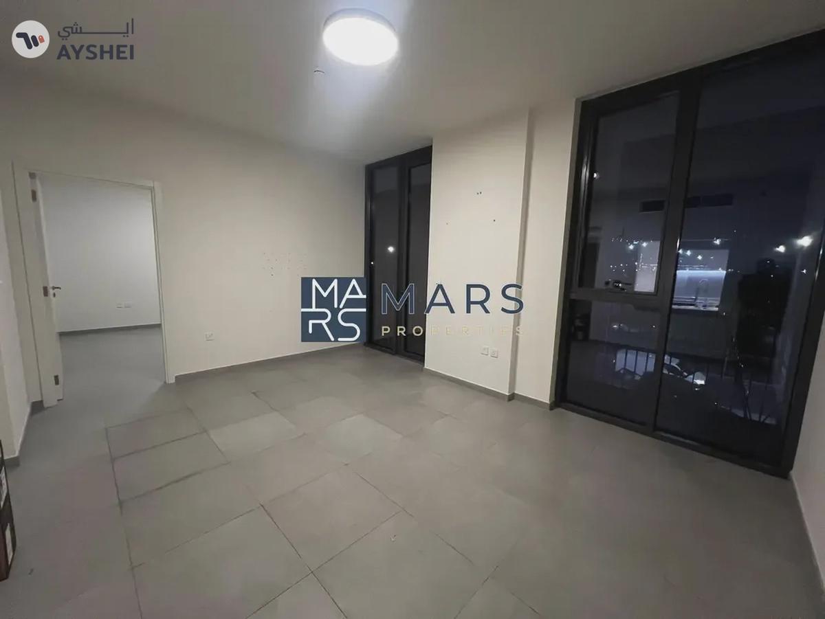 Spacious 1 bedroom | Semi Close Kitchen | Balcony |-3-3