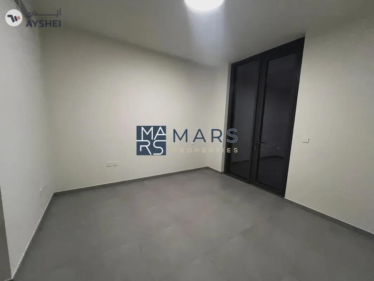 Spacious 1 bedroom | Semi Close Kitchen | Balcony |-5-5