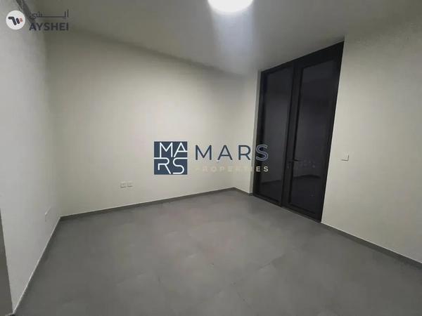 Spacious 1 bedroom | Semi Close Kitchen | Balcony |