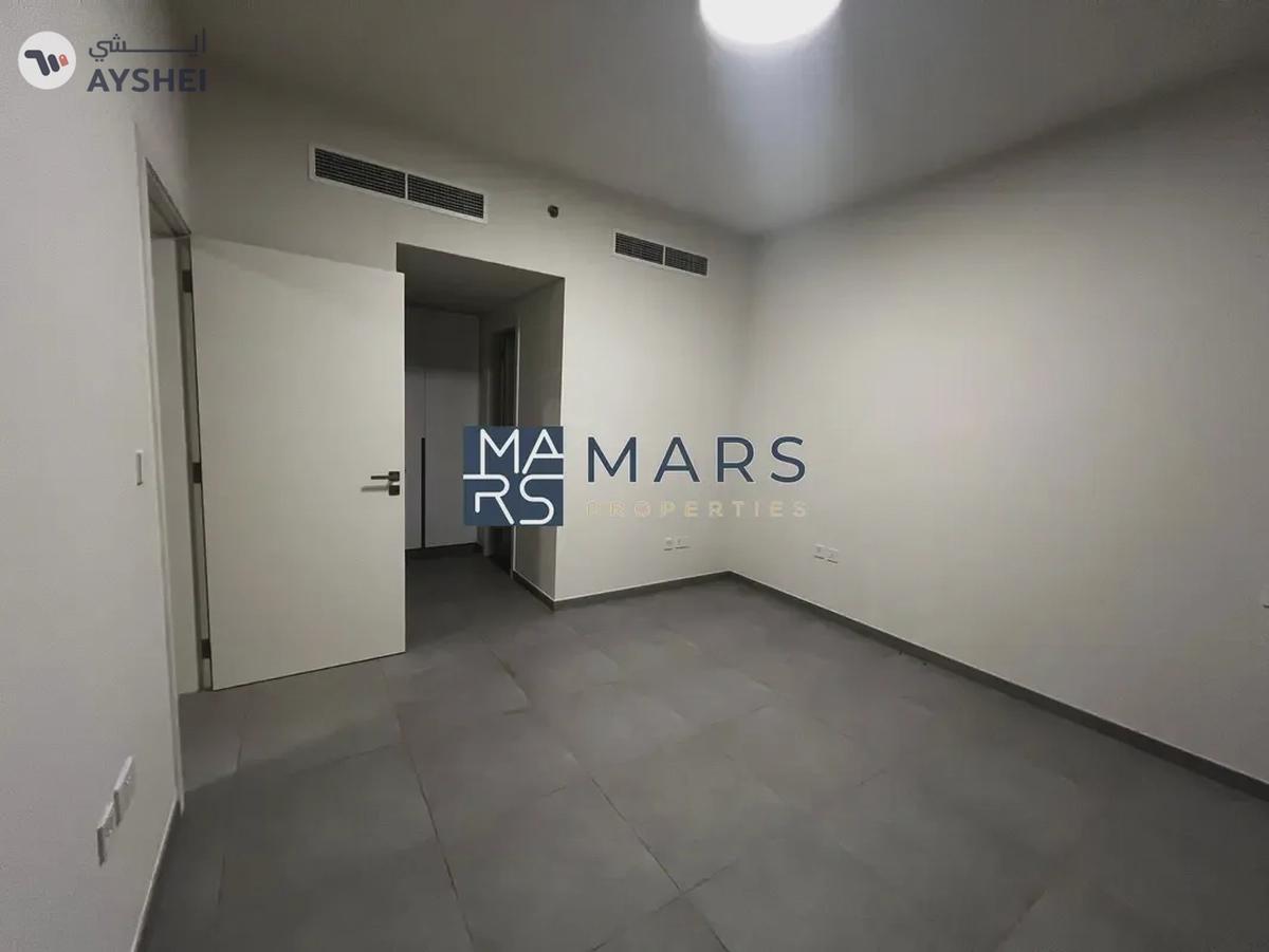 Spacious 1 bedroom | Semi Close Kitchen | Balcony |-6-6