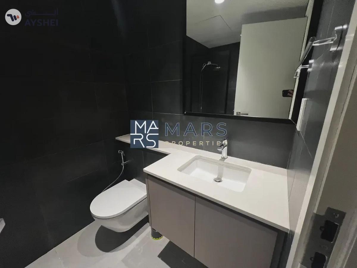 Spacious 1 bedroom | Semi Close Kitchen | Balcony |-7-7