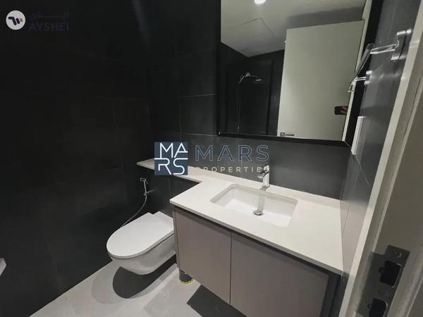 Spacious 1 bedroom | Semi Close Kitchen | Balcony |