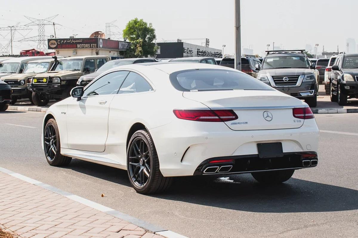Mercedes Benz S63 COUPE AMG •Year 2018•Only 37,000Km Done-5-5
