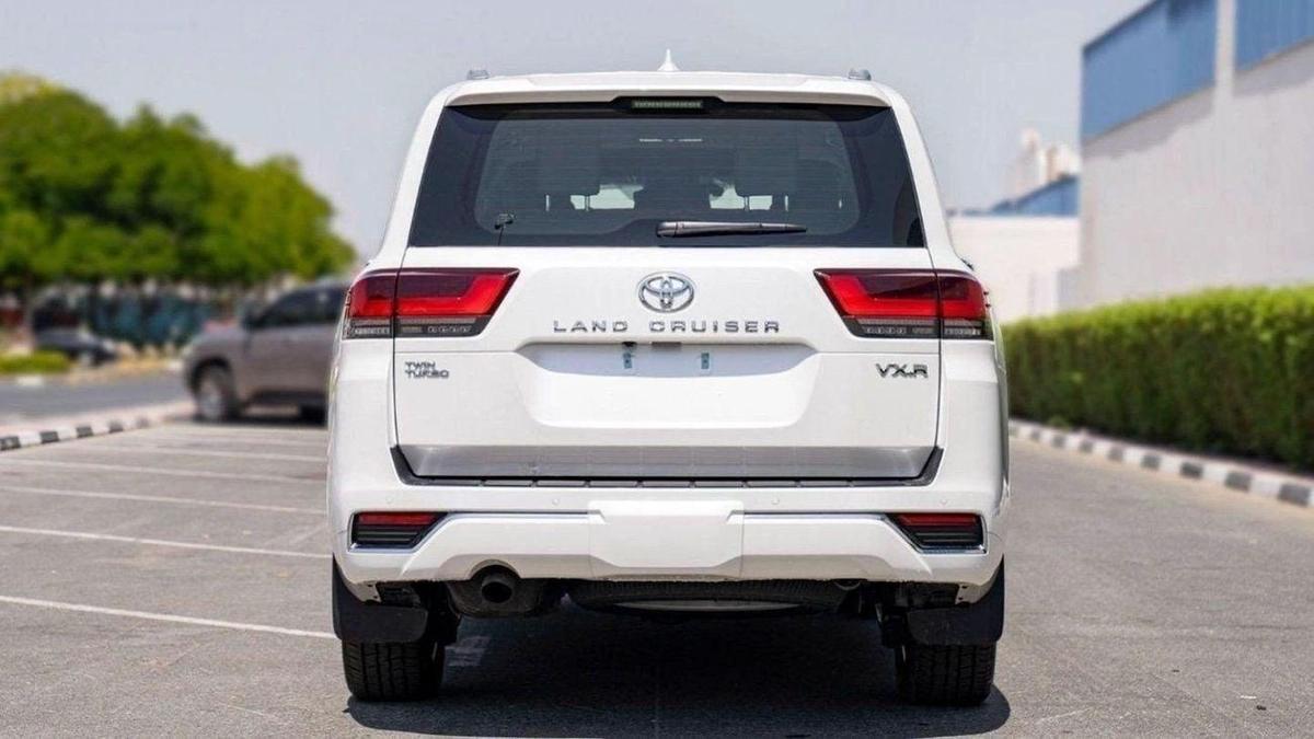 Toyota Land Cruiser VXR 3.5L-6-6