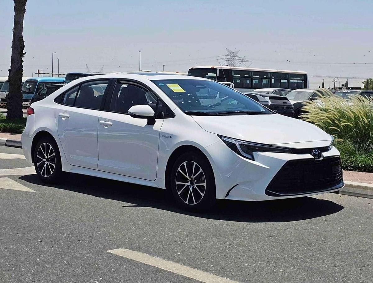 Toyota Levin HYBRID LUXURY | 1.8L V4 | SUNROOF DVD + CAMERA | FULL OPTION-2-2