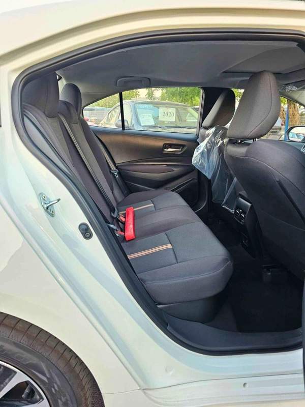 Toyota Levin HYBRID LUXURY | 1.8L V4 | SUNROOF DVD + CAMERA | FULL OPTION