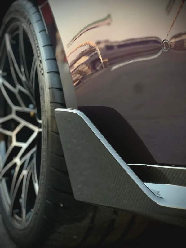 السياره عليها تزويد ب 100 الف درهم .. بيعه سريعه