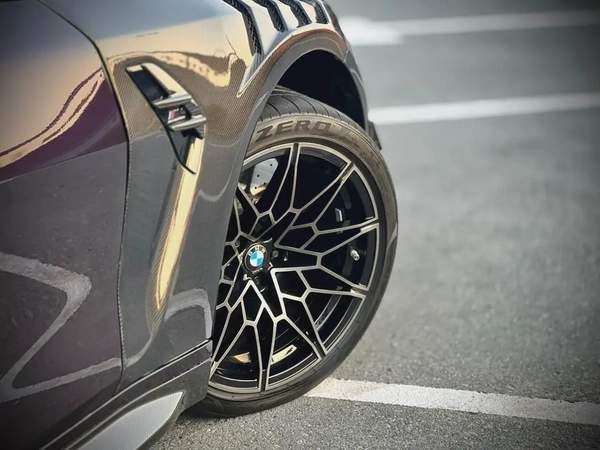 السياره عليها تزويد ب 100 الف درهم .. بيعه سريعه