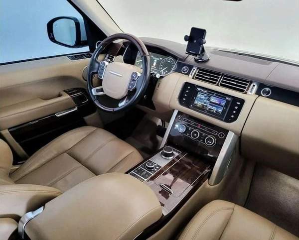 Land Rover Range Rover HSE 5.0L VOGUE HSE V8 5.0L-8CYL FULL OPTION - EXCELLENT CONDITION GCC SPECIFICATION