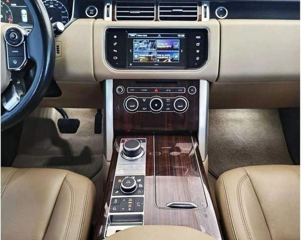 Land Rover Range Rover HSE 5.0L VOGUE HSE V8 5.0L-8CYL FULL OPTION - EXCELLENT CONDITION GCC SPECIFICATION