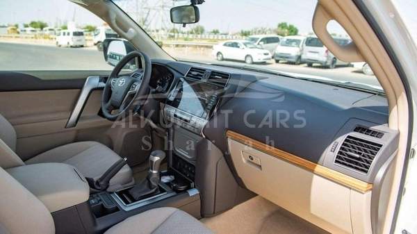 Toyota Prado (LHD) Toyota Prado VX 4.0P AT MY2023