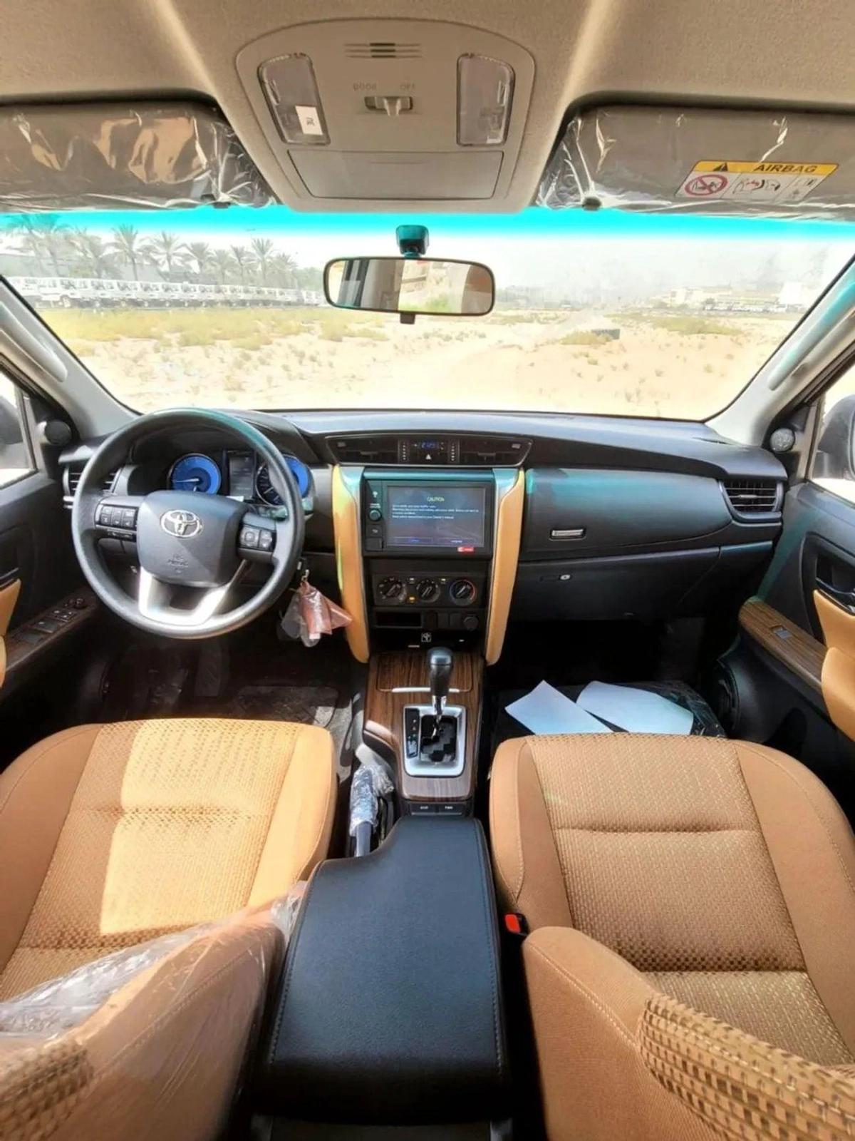 Toyota Fortuner Fortuner 2WD 2.7L petrol 2023-5-5