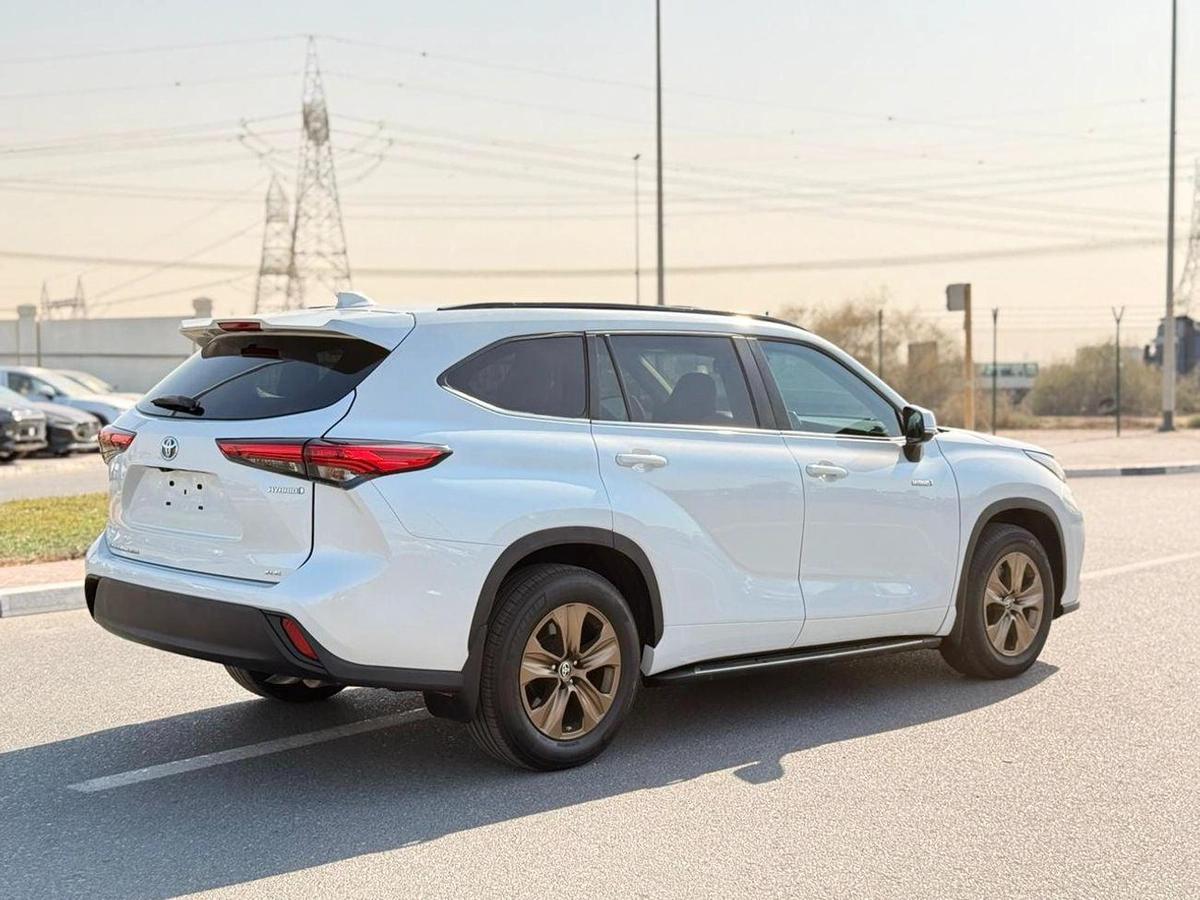 Toyota Highlander Hybrid Bronze Edition Full option 2023-3-3
