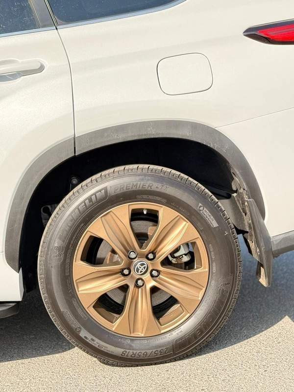 Toyota Highlander Hybrid Bronze Edition Full option 2023