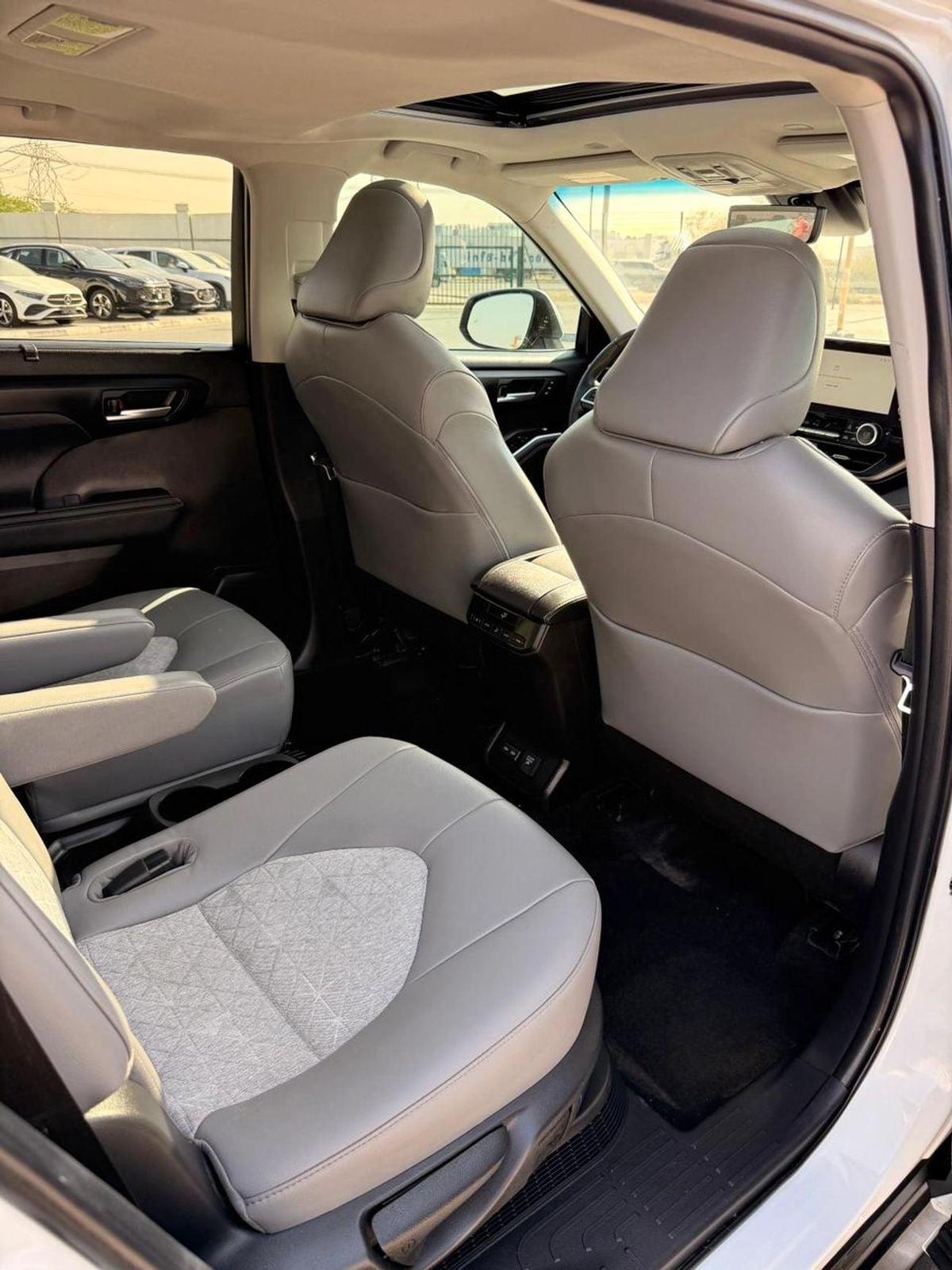 Toyota Highlander Hybrid Bronze Edition Full option 2023-15-15