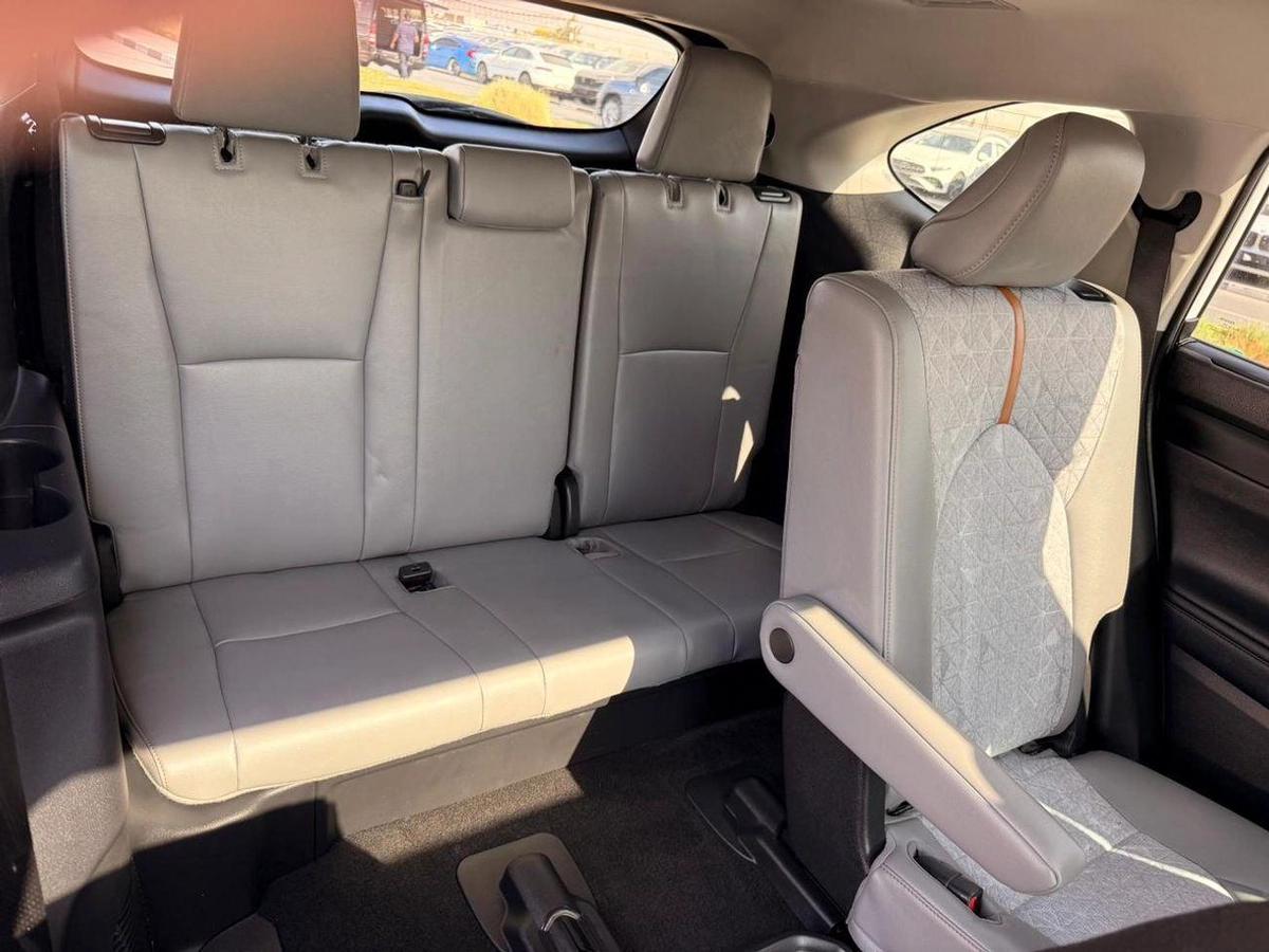 Toyota Highlander Hybrid Bronze Edition Full option 2023-16-16