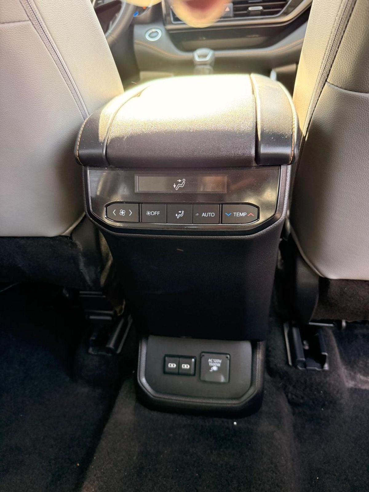 Toyota Highlander Hybrid Bronze Edition Full option 2023-17-17