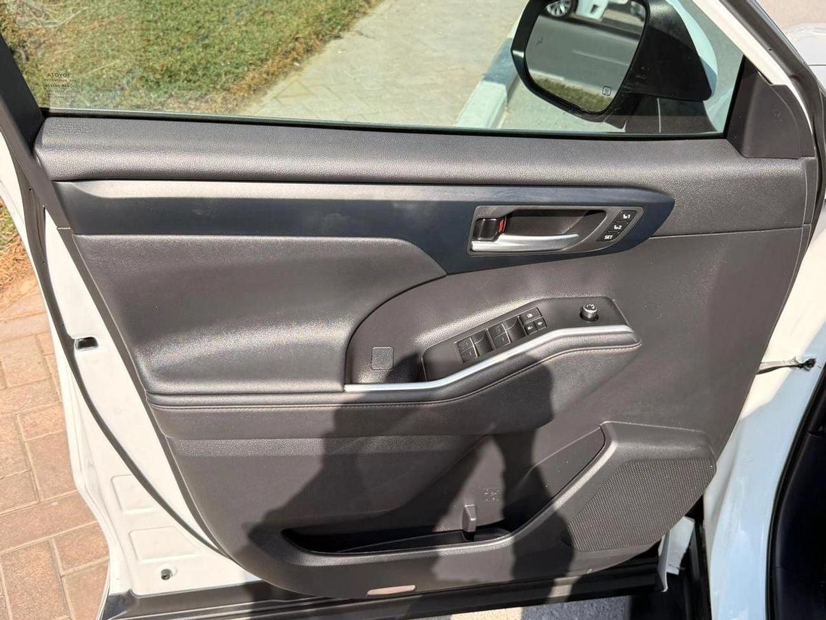 Toyota Highlander Hybrid Bronze Edition Full option 2023-18-18