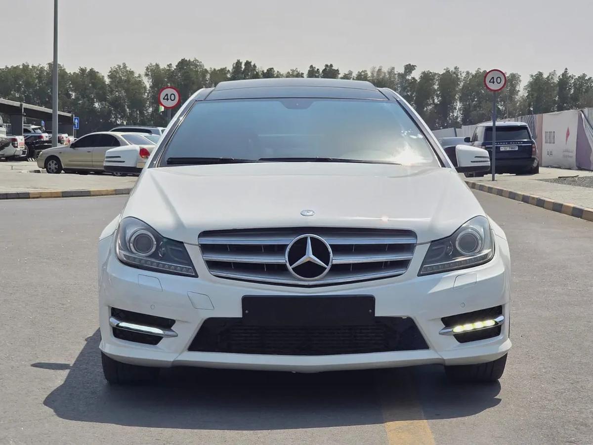 Mercedes-Benz C-Class C280 2016 | GCC Specs | Low Mileage | Pristine Condition-1-1