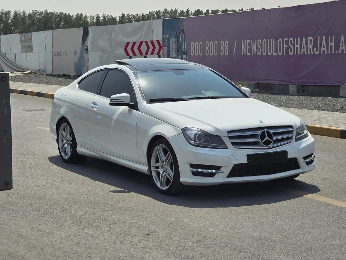 Mercedes-Benz C-Class C280 2016 | GCC Specs | Low Mileage | Pristine Condition-3-3