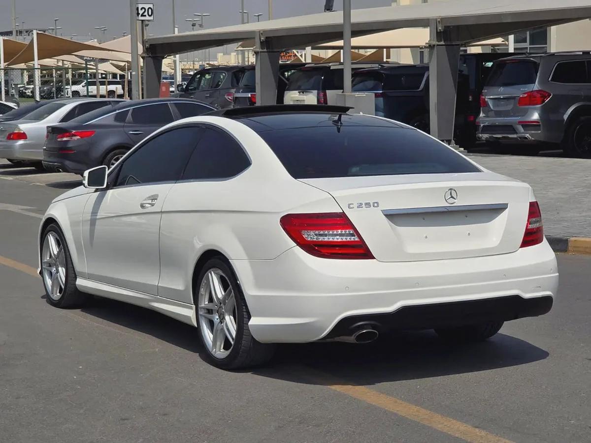 Mercedes-Benz C-Class C280 2016 | GCC Specs | Low Mileage | Pristine Condition-5-5