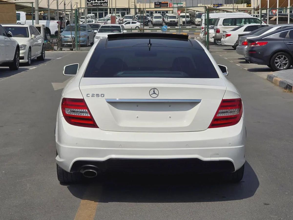 Mercedes-Benz C-Class C280 2016 | GCC Specs | Low Mileage | Pristine Condition-6-6