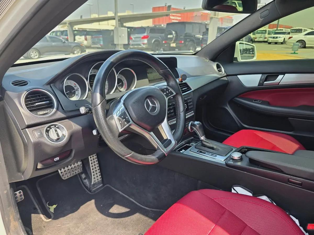 Mercedes-Benz C-Class C280 2016 | GCC Specs | Low Mileage | Pristine Condition-8-8