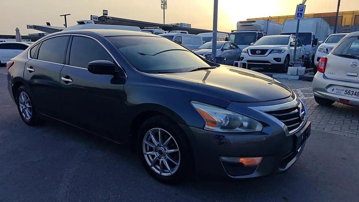 Nissan Altima SV 2013 - GCC Specs - Well Maintained-2-2