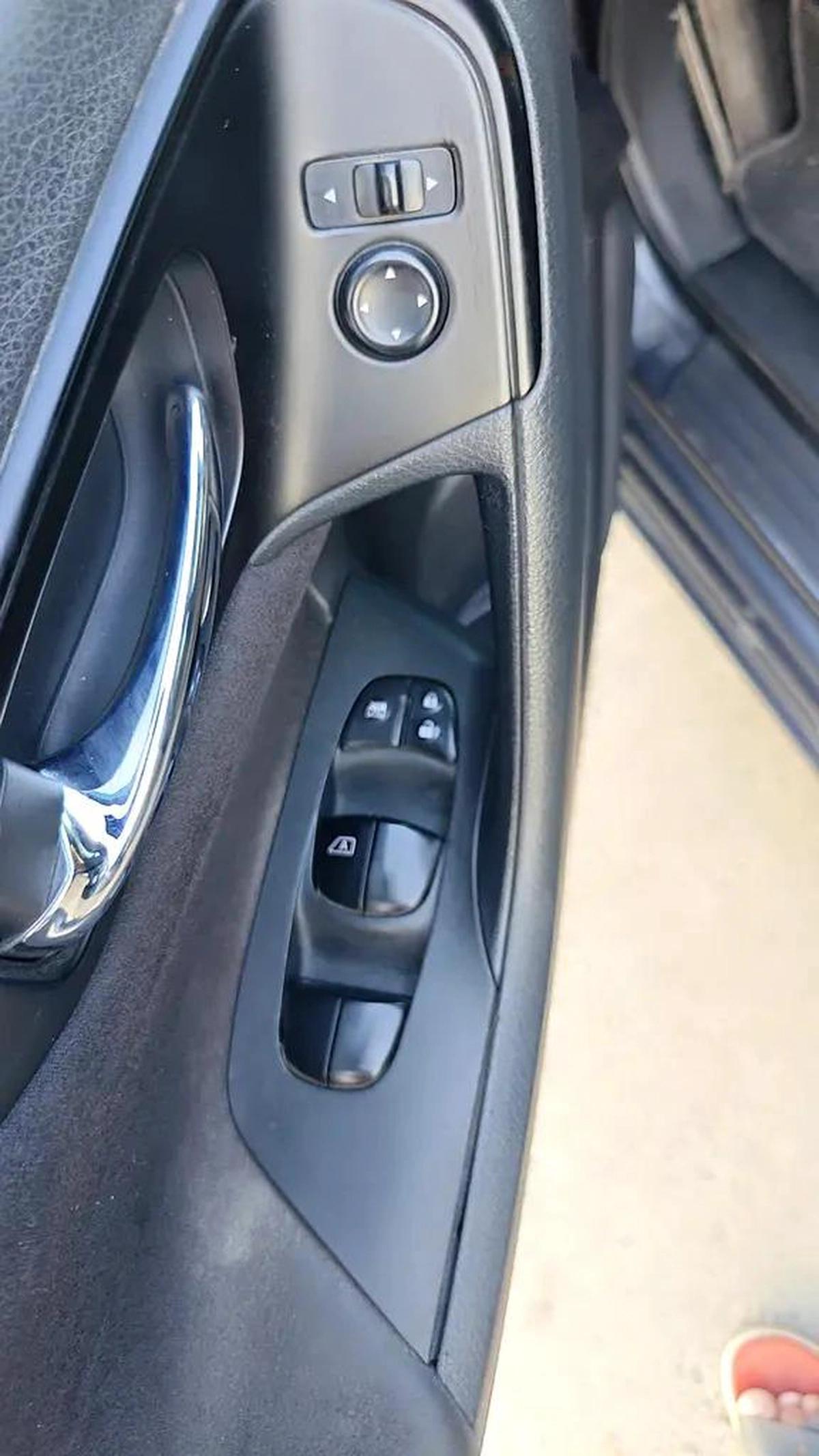 Nissan Altima SV 2013 - GCC Specs - Well Maintained-3-3