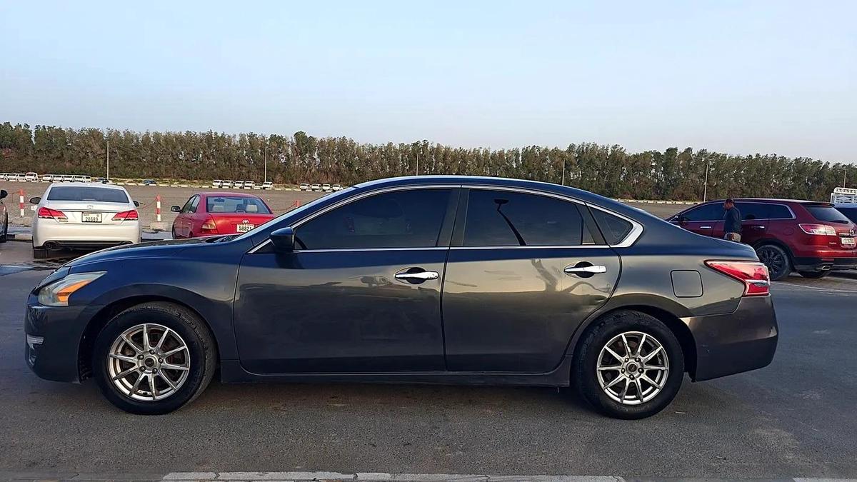 Nissan Altima SV 2013 - GCC Specs - Well Maintained-11-11