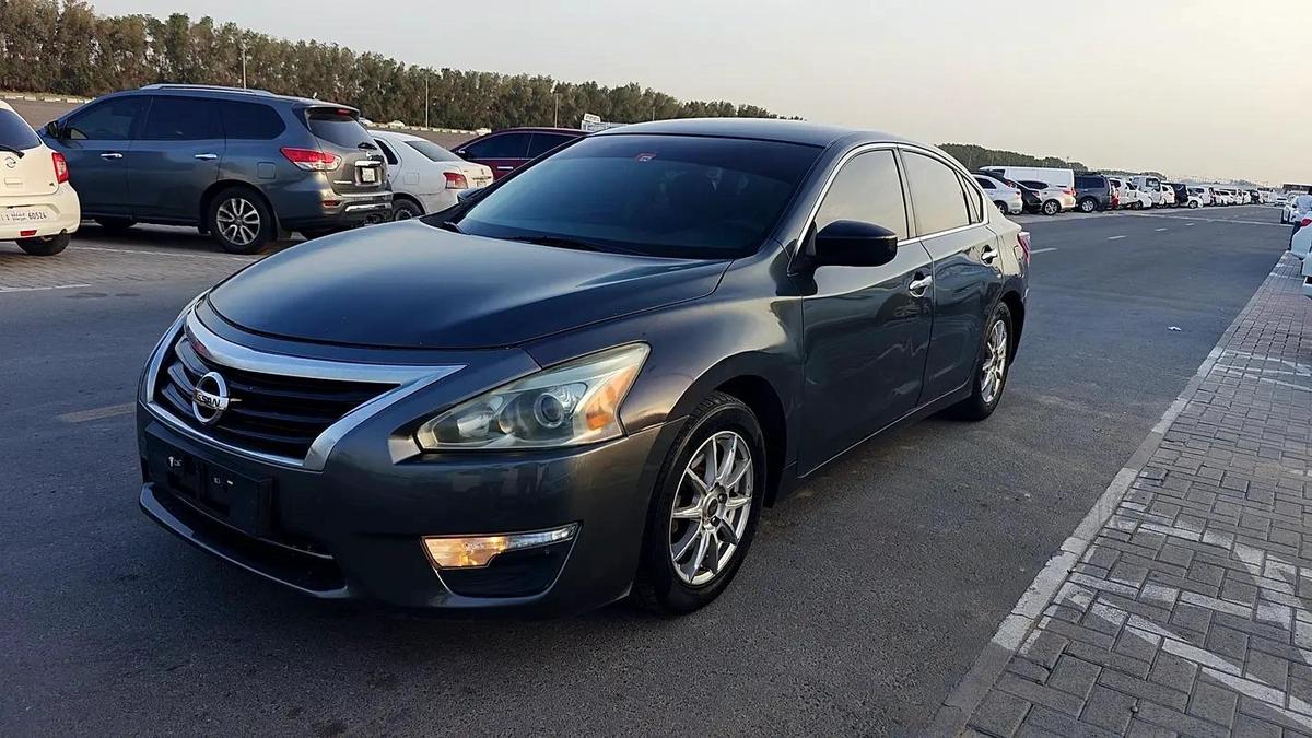 Nissan Altima SV 2013 - GCC Specs - Well Maintained-1-1