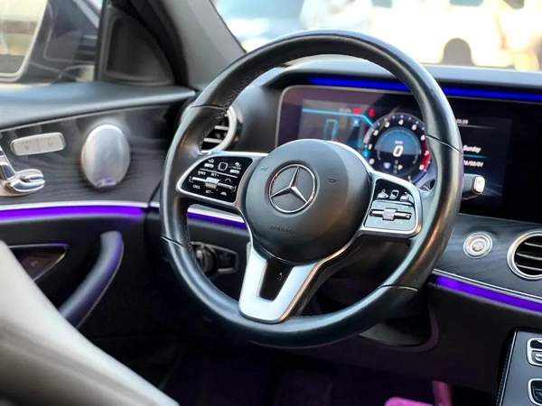 Mercedes benz E300 Model 2019