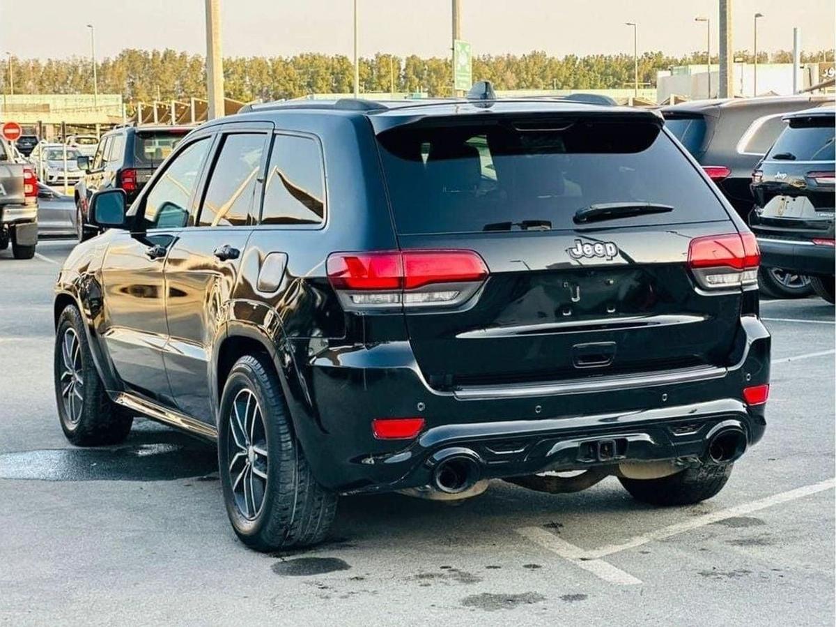 Jeep Grand Cherokee Limited 5.7L (350 HP)-4-4