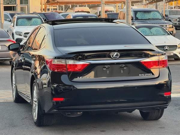 لكزس ES250 موديل 2015 خليجى بانوراما فل اوبشن بحاله الوكاله
