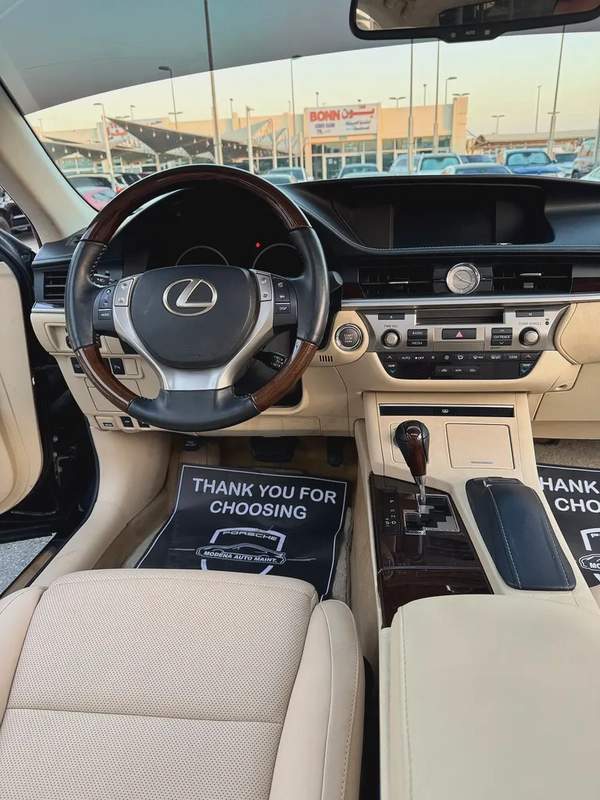 لكزس ES250 موديل 2015 خليجى بانوراما فل اوبشن بحاله الوكاله