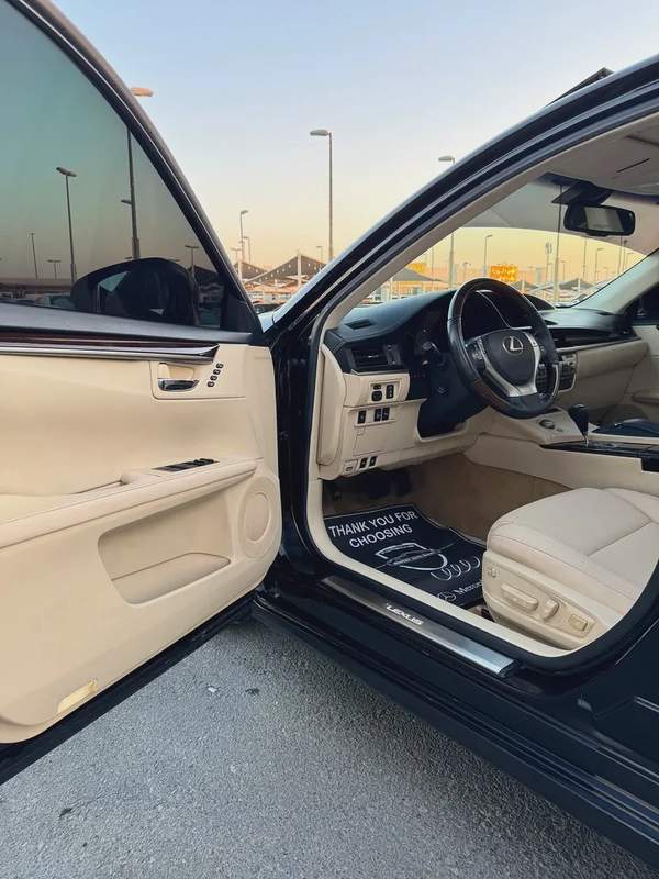 لكزس ES250 موديل 2015 خليجى بانوراما فل اوبشن بحاله الوكاله