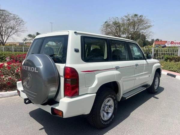 Nissan Patrol Safari Safari 4.8L M/T