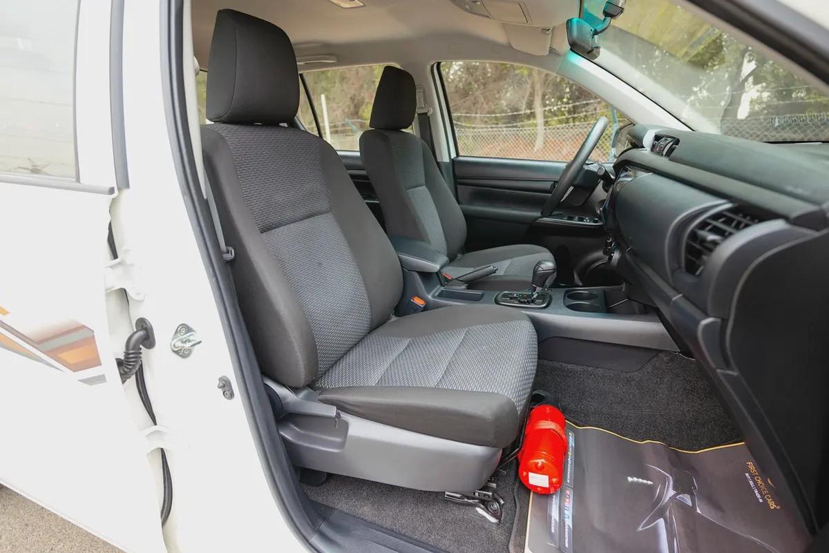 Hilux | Double Cabin 4x2 | Automatic | GCC Specs | Ref#T51049-10-10