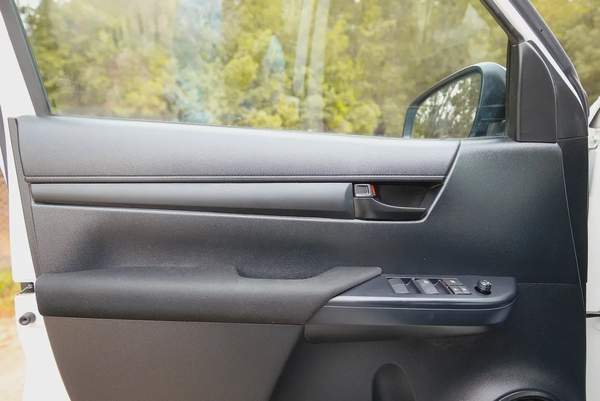 Hilux | Double Cabin 4x2 | Automatic | GCC Specs | Ref#T51049