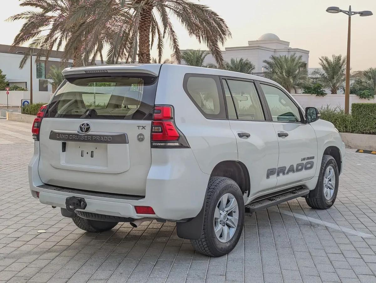 TOYOTA PRADO 2023 V4 2.7L ORIGINAL PAINT LOW MILEAGE IN EXCELLENT CONDITION-12-12