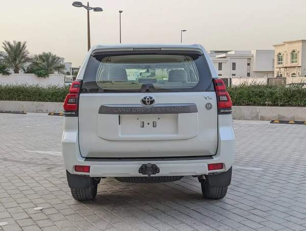 TOYOTA PRADO 2023 V4 2.7L ORIGINAL PAINT LOW MILEAGE IN EXCELLENT CONDITION