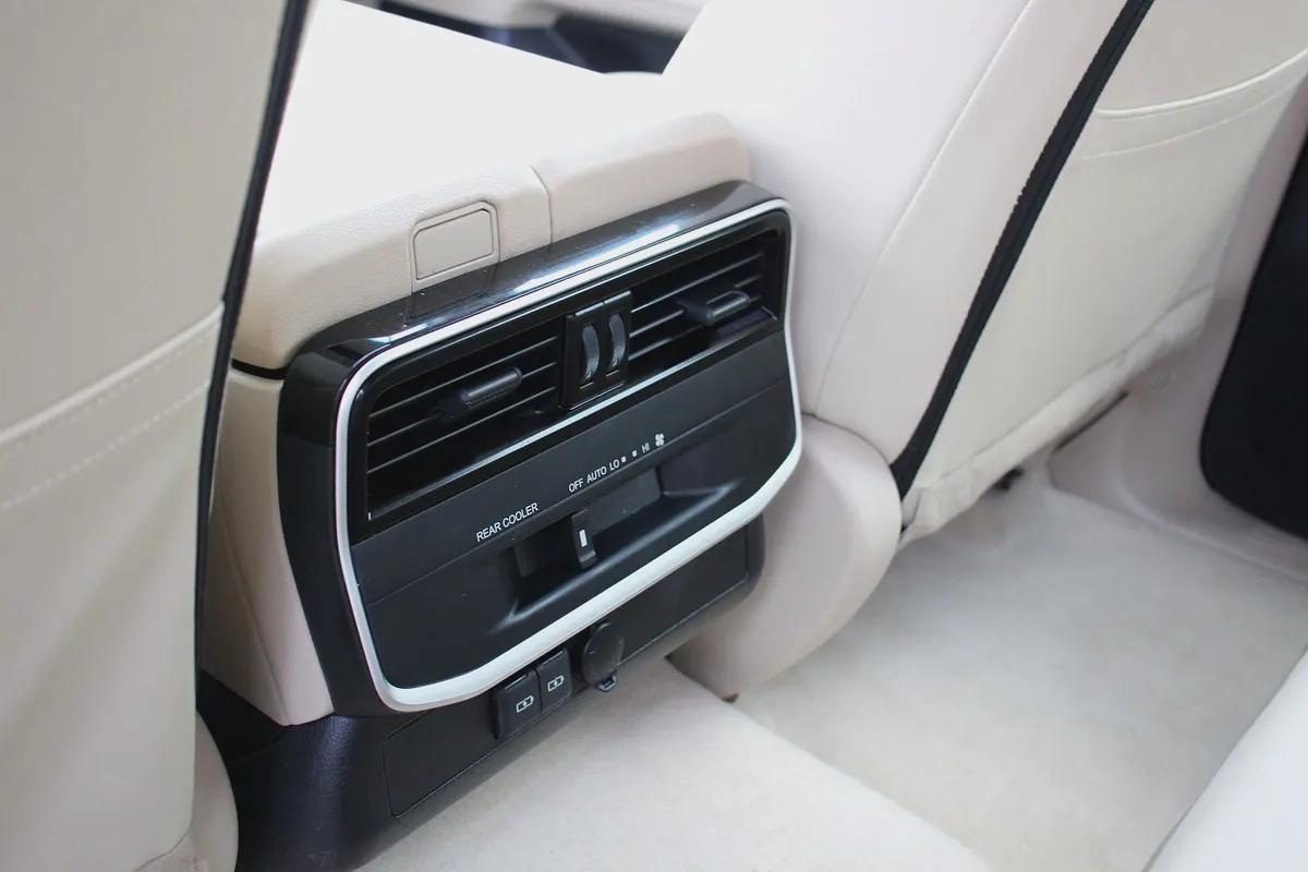 Free Offers Toyota Land Cruiser Gxr V6 4.0L Sunroof Gcc ( 2870x 60 ) With Without Downpayme-18-18