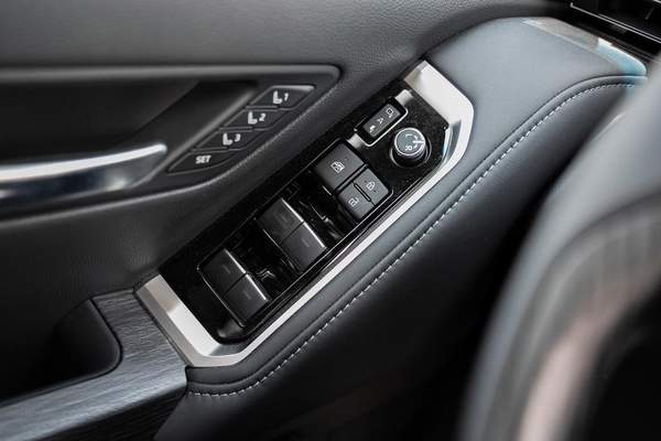 Toyota Land Cruiser VXR