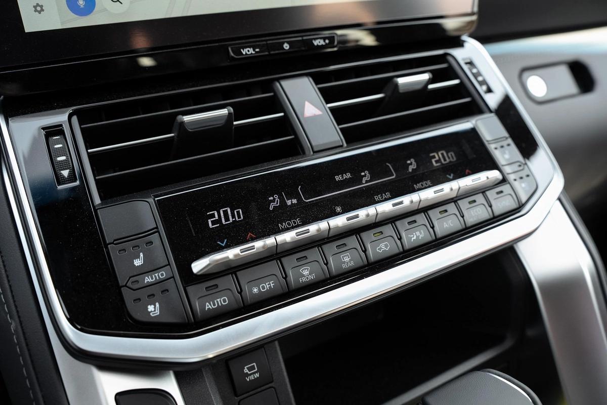 Toyota Land Cruiser VXR-17-17