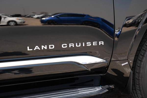 Toyota Land Cruiser VXR